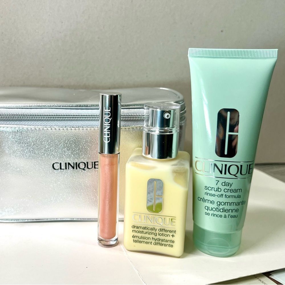 Clinique Skincare 3 pc Set + Cosmetic Bag. Full size items. Retail $113 - Picture 3 of 10